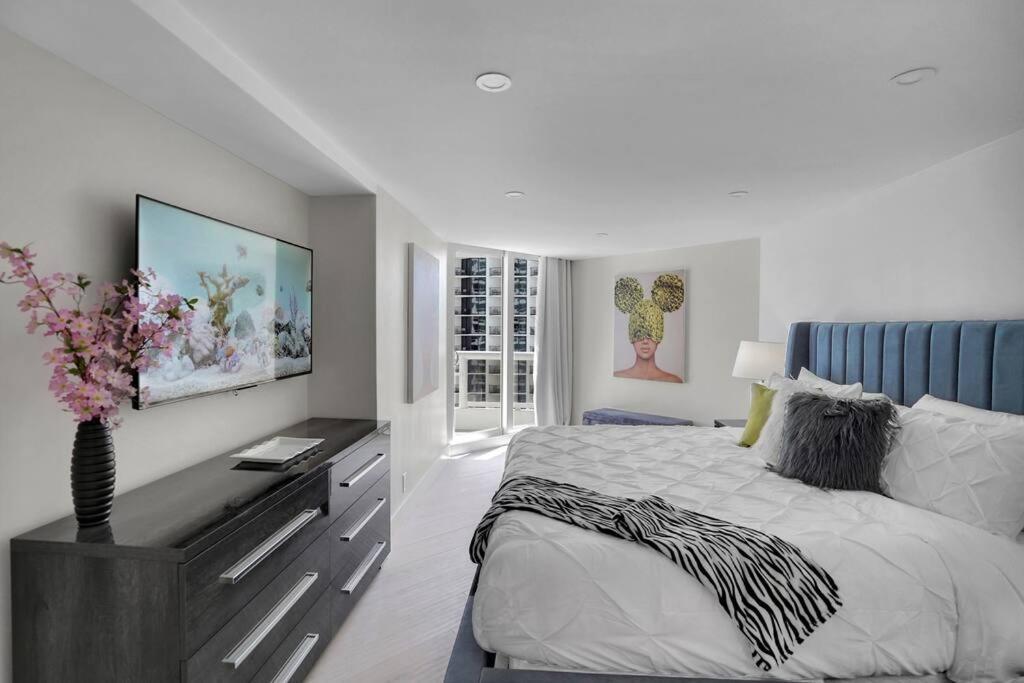 Apartamento Visions! Water And Skyline Views! Brand New *