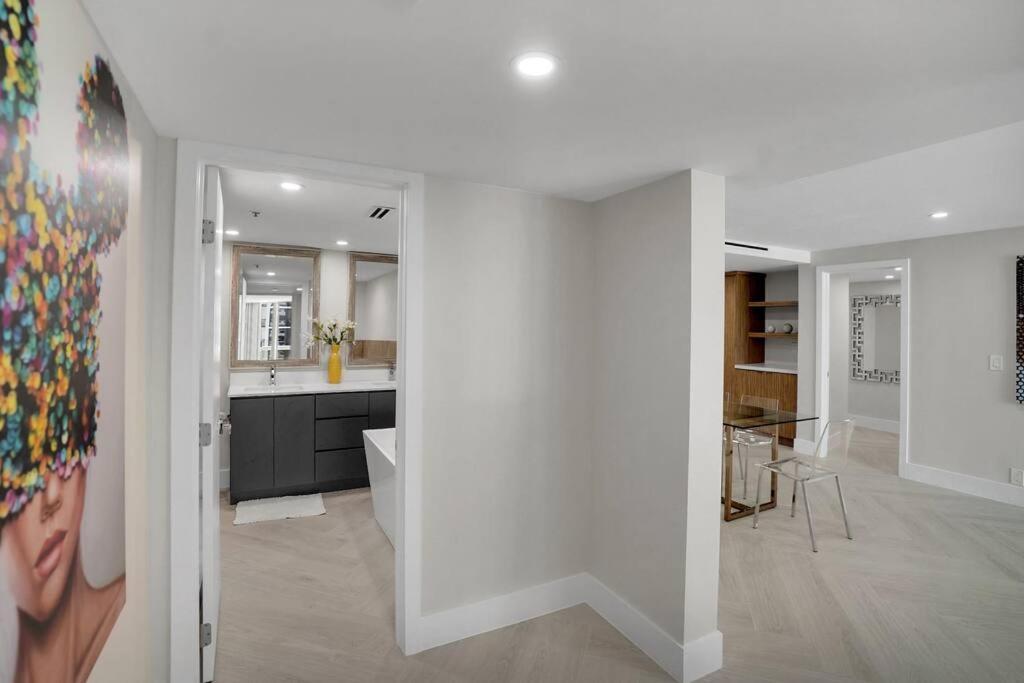 Apartamento Visions! Water And Skyline Views! Brand New *