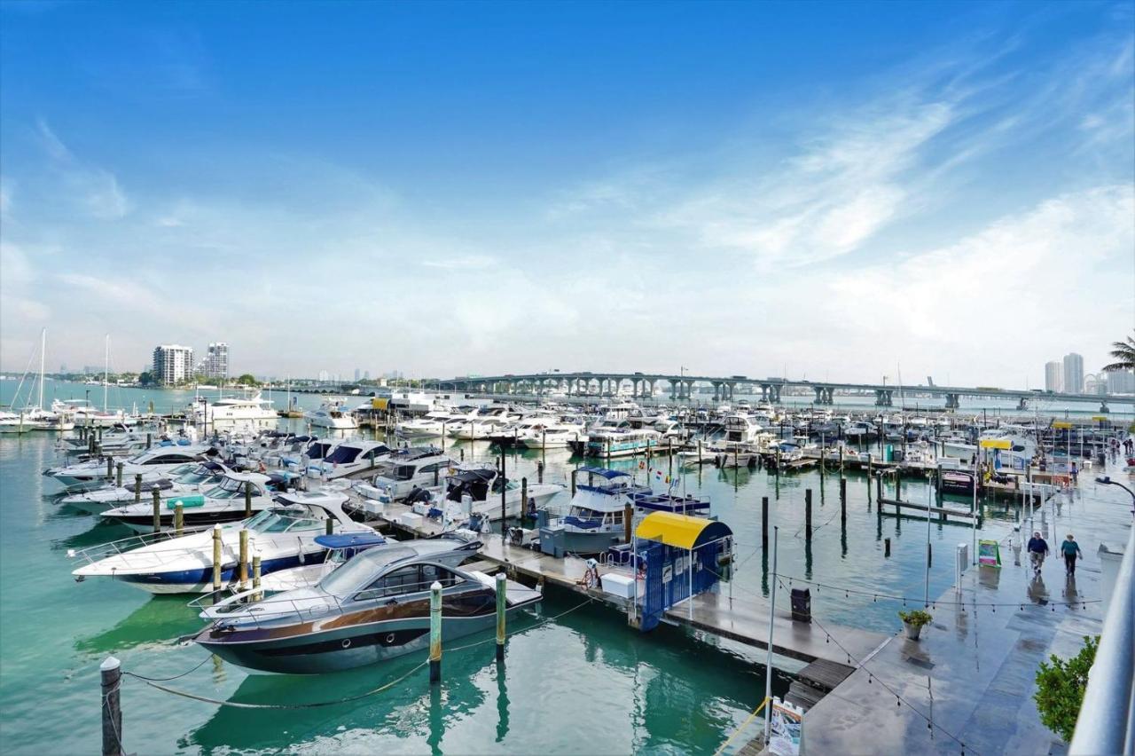 Visions! Water And Skyline Views! Brand New Apartamento Miami
